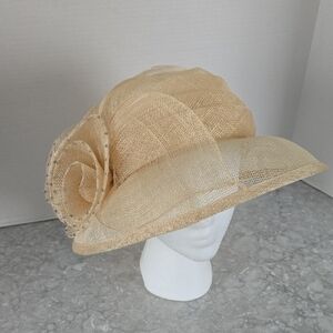 Chic Beige Women's Hat with Floral Accent